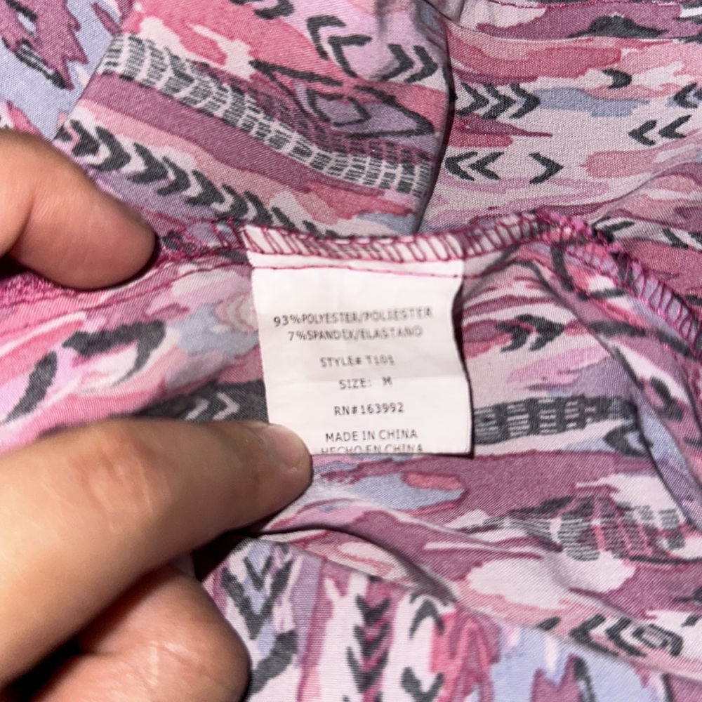 Beautiful medium scrub 👚 - Picture 7 of 7